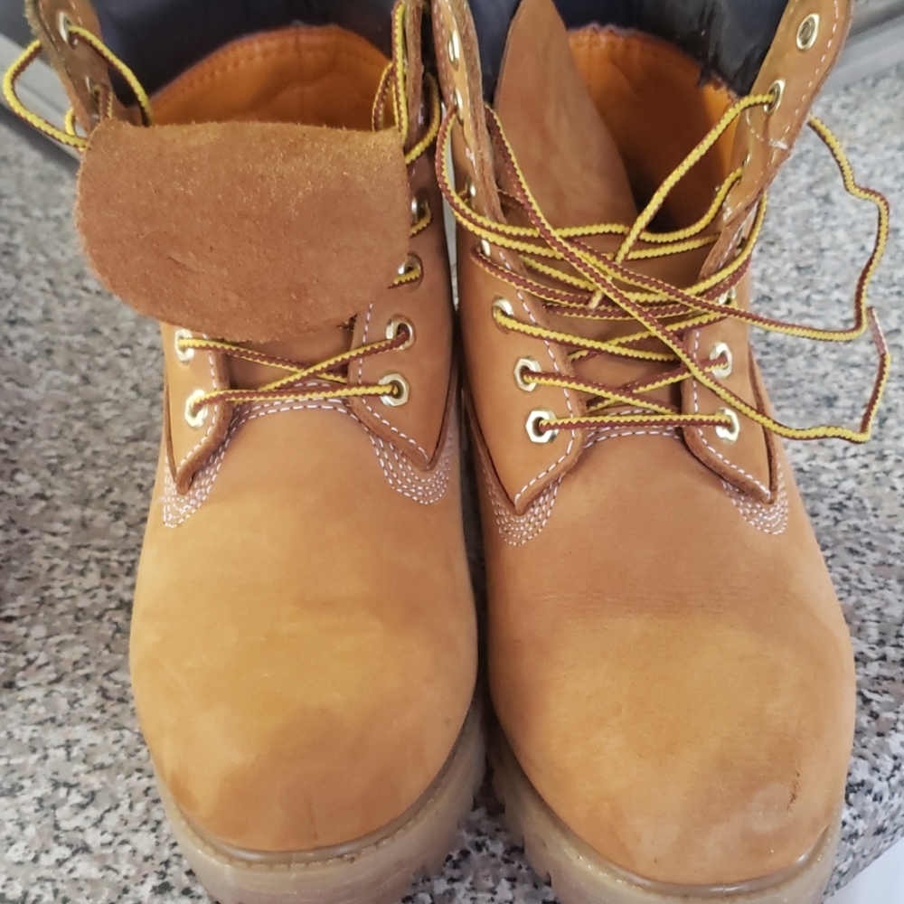 Wheat men Timberland boots size 8